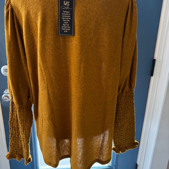 DG2 Lantern Sleeve Sweater - Picture 4 of 5